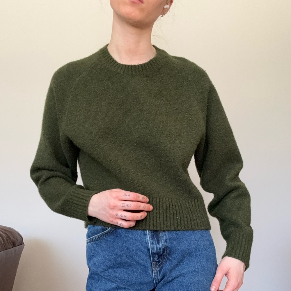 Uniqlo Merino Wool Olive Crewneck Sweater